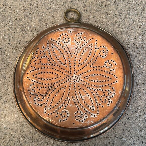 Vintage Copper Colander Wall Hanging Pierced Floral Farmhouse Design - Picture 4 of 8